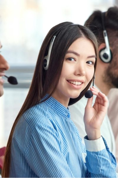 korean-girl-in-call-center-with-colleagues-2021-11-02-01-42-48-utc.jpg